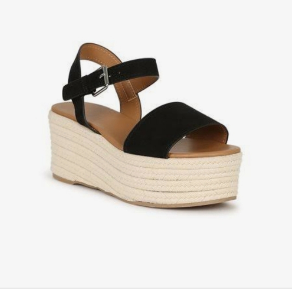 Qupid Espadrille sandals 2.5 inch platform.